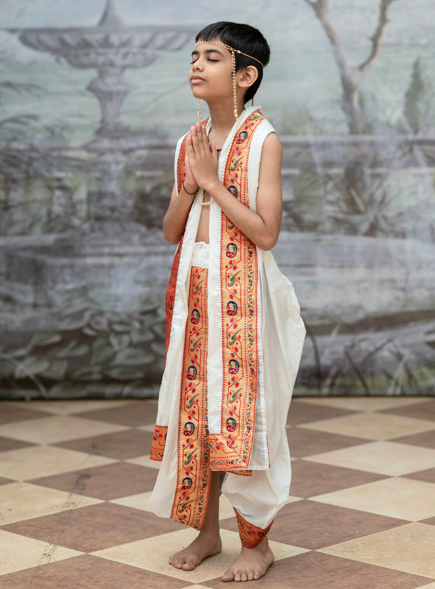 Ivory Mysore Silk Dhoti/Soval/Kad & Shawl/Upran/Shela with Paithani jari Border Set for Batu.Pre-stitched sovale uparane set includes Ready to wear Sovale & Uparane/Upavastra.Can be paired with a short kurta.This Set is ideal for rituals like Matrubhojan,Muhurt during Munj/Upanayan/Vratabandha/Thread Ceremony.
