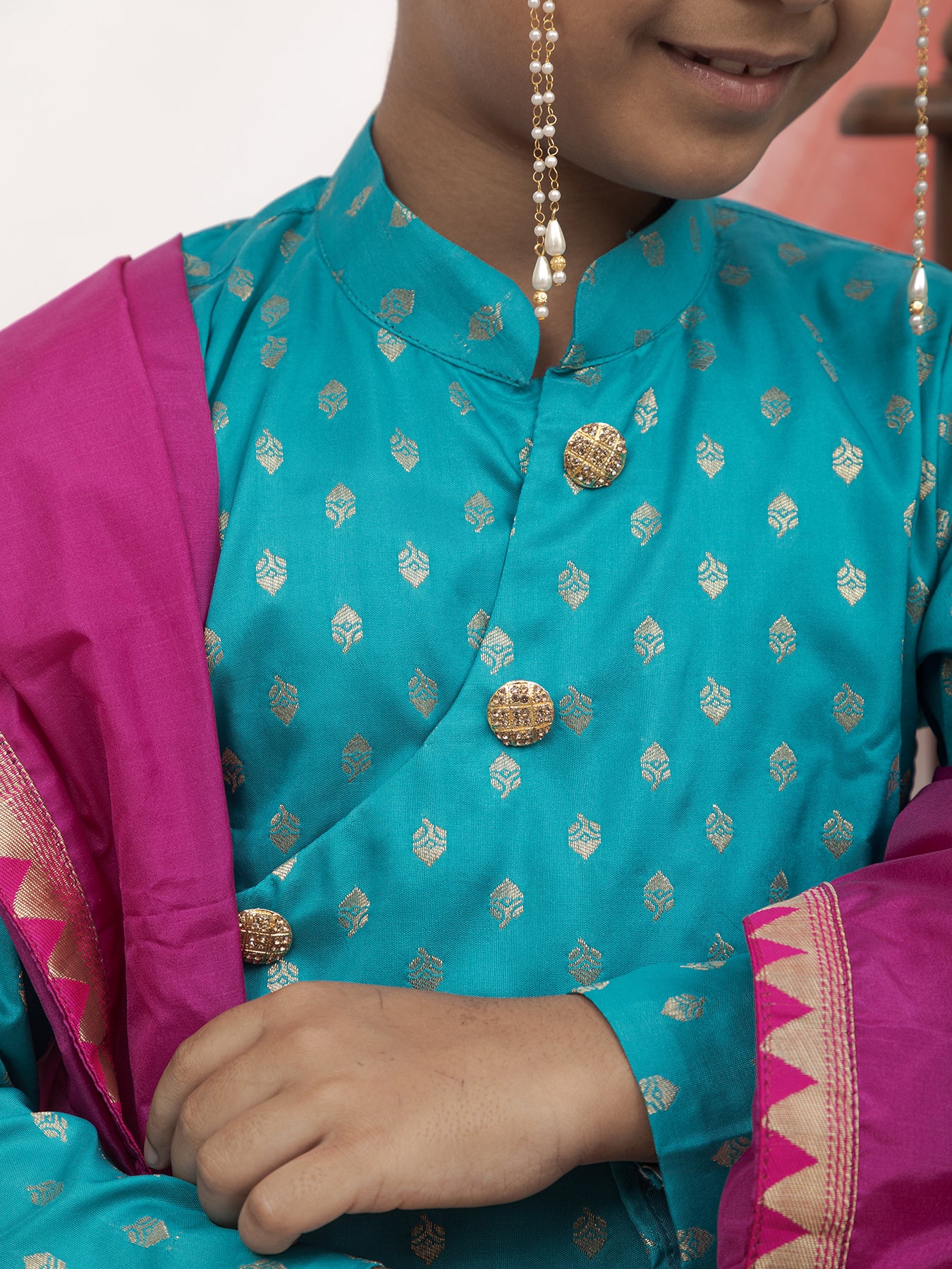 Magenta Mysore Silk Dhoti/Soval/Kad & Shawl/Upran/Shela with Paithani jari Border Set for Batu.Pre-stitched sovale uparane set includes Ready to wear Sovale & Uparane/Upavastra.Can be paired with a short kurta.This Set is ideal for rituals like Matrubhojan,Muhurt during Munj/Upanayan/Vratabandha/Thread Ceremony.