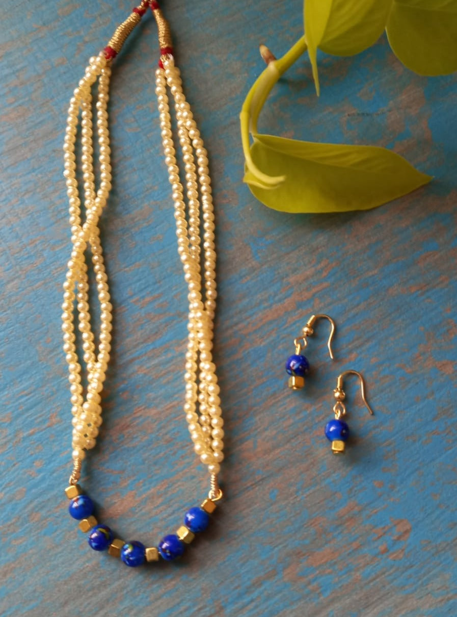 Crackle Beads Pendant with 3 Strands Pearls Necklace Set Soyara Ethnics Studio