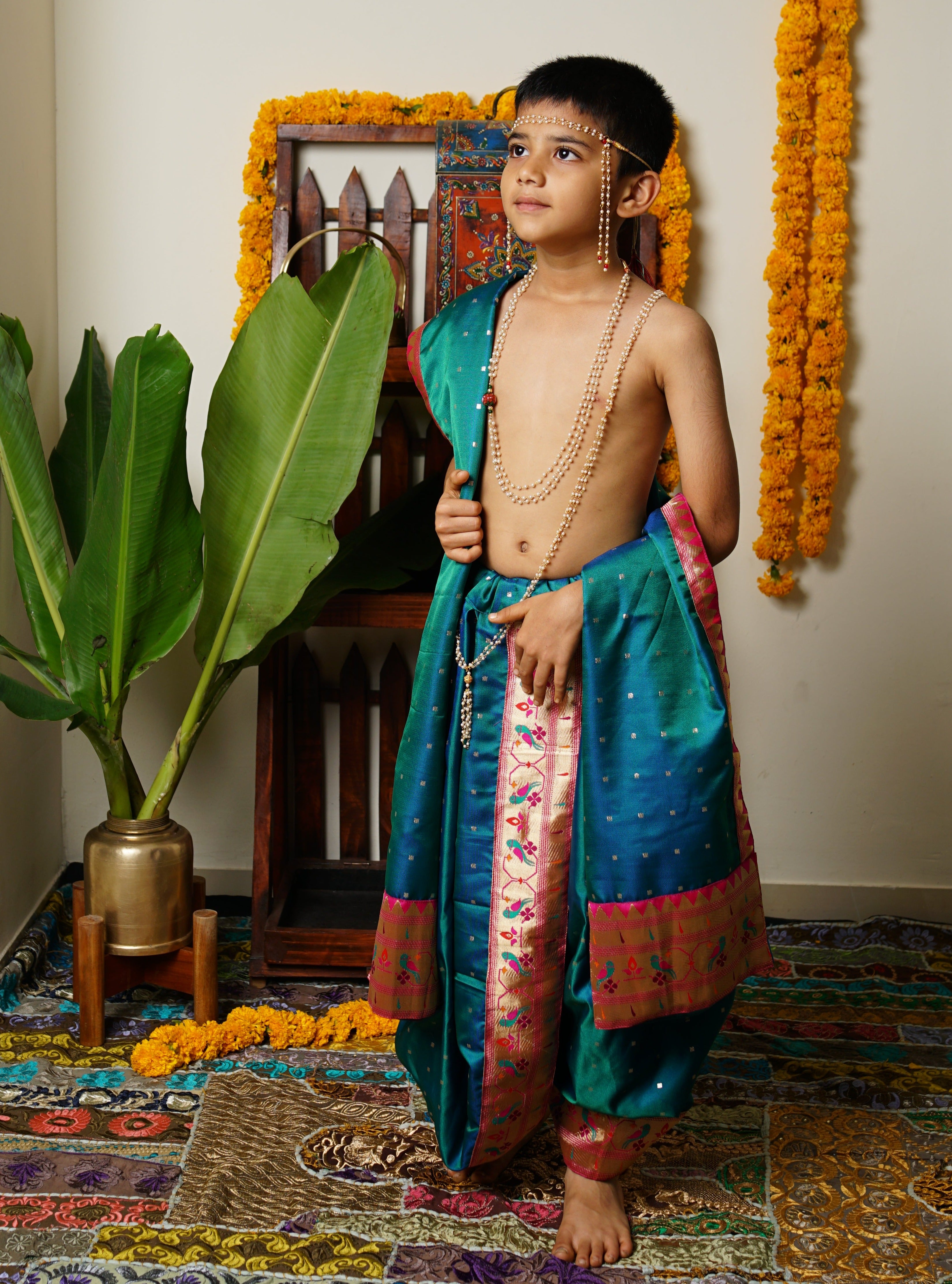 Peacock Green satin taffeta silk Dhoti/Soval/Kad & Shawl/Upran/Shela with Paithani jari Border Set for Batu.Pre-stitched sovale uparane set includes Ready to wear Sovale & Uparane/Upavastra.Can be paired with a short kurta.This Set is ideal for rituals like Matrubhojan,Muhurt during Munj/Upanayan/Vratabandha/Thread Ceremony.