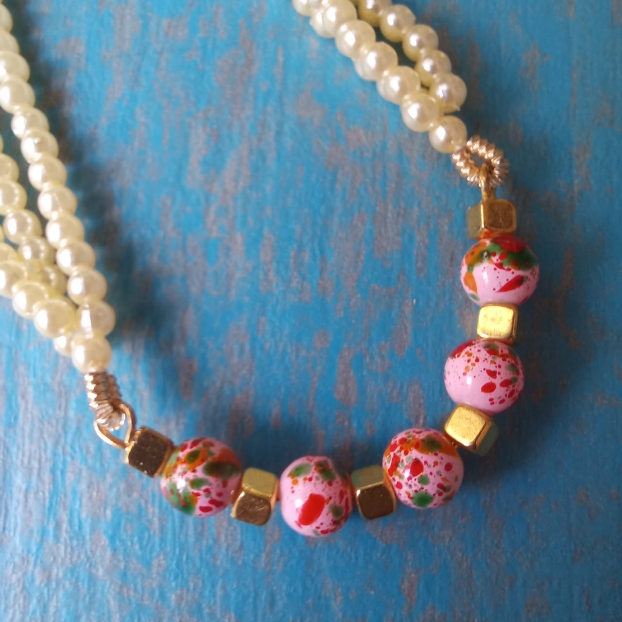 Crackle Beads Pendant with 3 Strands Pearls Necklace Set Soyara Ethnics Studio