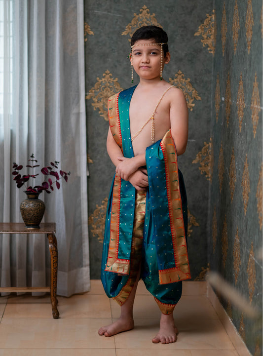 Aqua green satin silk sovale uparane set with muniya paithani border for Batu.Pre-stitched sovale uparane set includes Ready to wear Sovale & Uparane/Upavastra.Can be paired with a short kurta.This Set is ideal for rituals like Matrubhojan,Muhurt during Munj/Upanayan/Vratabandha/Thread Ceremony.
