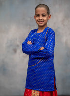 Royal blue brocade silk kurta with rounded overlap pattern embellished with golden beads for Batu.Pre-stitched sovale uparane set includes Ready to wear Sovale & Uparane/Upavastra.Can be paired with a short kurta.This Set is ideal for rituals like Matrubhojan,Muhurt during Munj/Upanayan/Vratabandha/Thread Ceremony.
