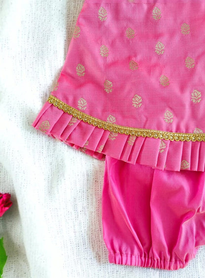 Silk brocade cotton silk cotton chanderi printed Traditional ethnic Indian new born baby naming ceremony dress naamkaran annaprashan mundan javal namakaran janmashtami rice ceremony ushtavan onam kasau chudakarma Babyboy babygirl bloomer diaper cover bonnet topada
