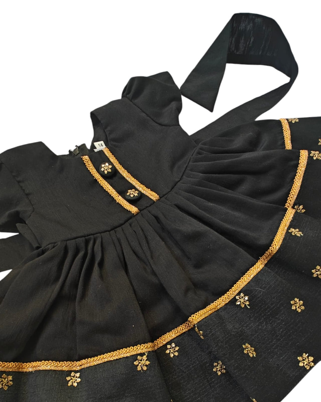 Celebrate Sankrant in style with our elegant black ethnic wear for boys and girls. Crafted from luxurious silk brocade and Chanderi fabrics, this collection blends tradition with modern charm. Perfect for the Makar Sankrant festival ! 