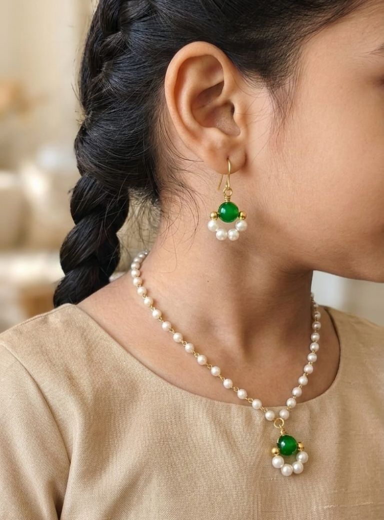 Elegant glass pearls necklace for baby girls—adds a classy touch to ethnic and traditional outfits. Allergy-free, best quality jewellery made for kids