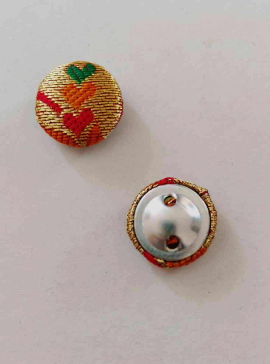 Paithani Fabric buttons/embellishments/adornments - Set Paithani Fabric buttons add a touch of elegance to any attire, whether it's traditional or contemporary !! Set consist of 6 ready to use buttons !