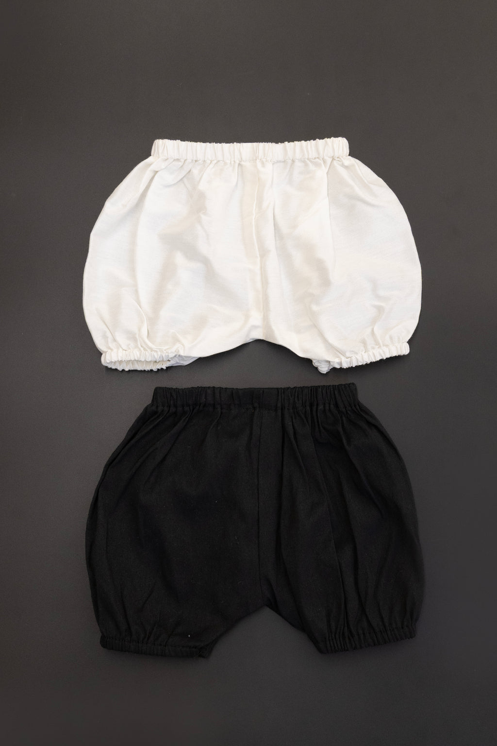 Set of 4 common coloured Baby Bloomers to use over a diaper for Newborn - Black,White,Golden,Pink