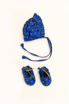 Blue Brocade frilled topda / topi / bonnet and adjustable booties unisex set for Newborn
