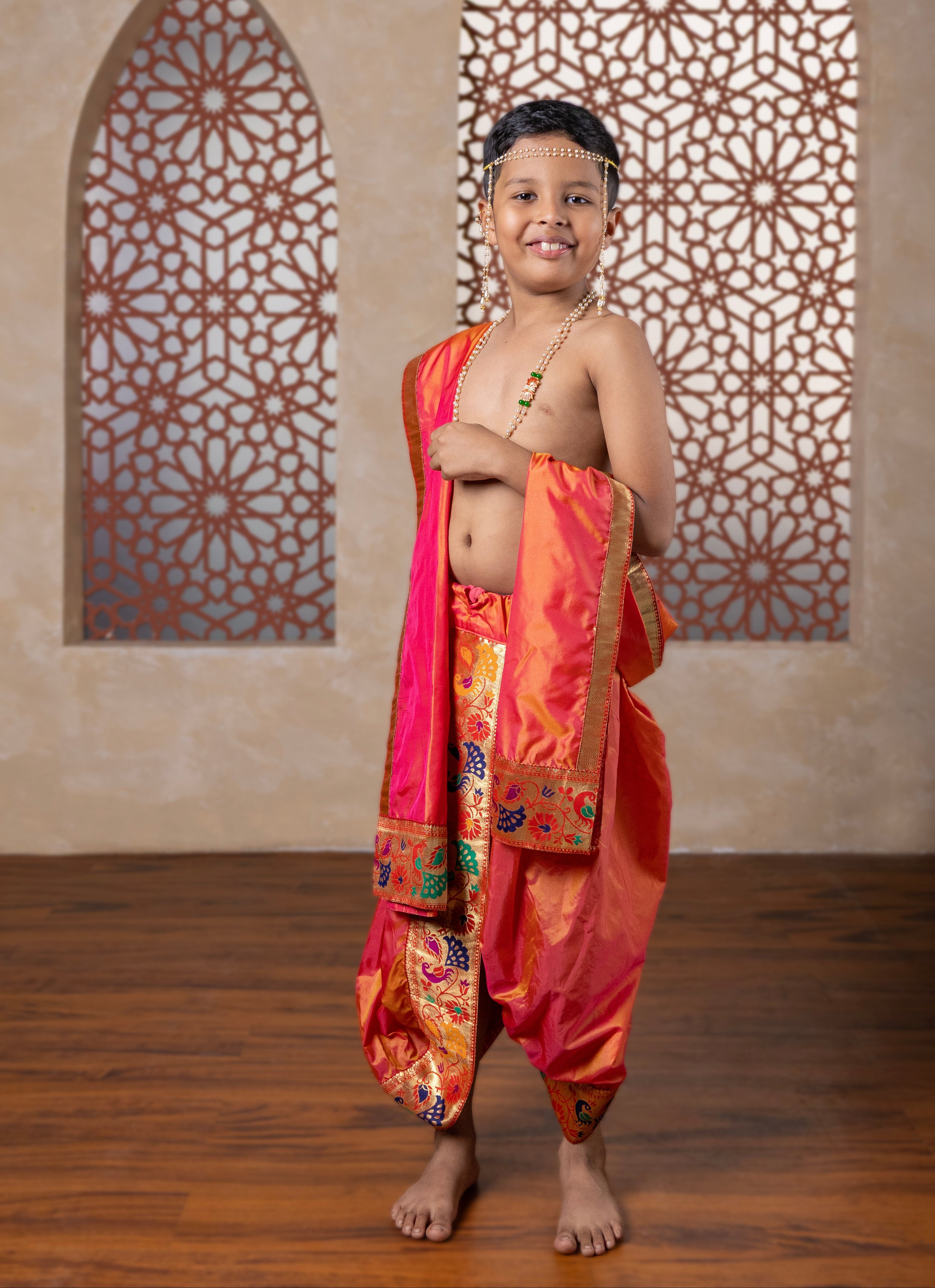 Blush Pink Mysore silk sovale uparane Blush Pink Mysore silk sovale uparane set with intricate Peacock Paithani border for Batu.Pre-stitched sovale uparane set includes Ready to wear Sovale & Uparane/Upavastra.Can be paired with a short kurta.This Set is ideal for rituals like Matrubhojan,Muhurt during Munj/Upanayan/Vratabandha/Thread Ceremony.