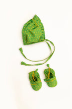 Green Brocade frilled topda / topi / bonnet and adjustable booties unisex set for Newborn