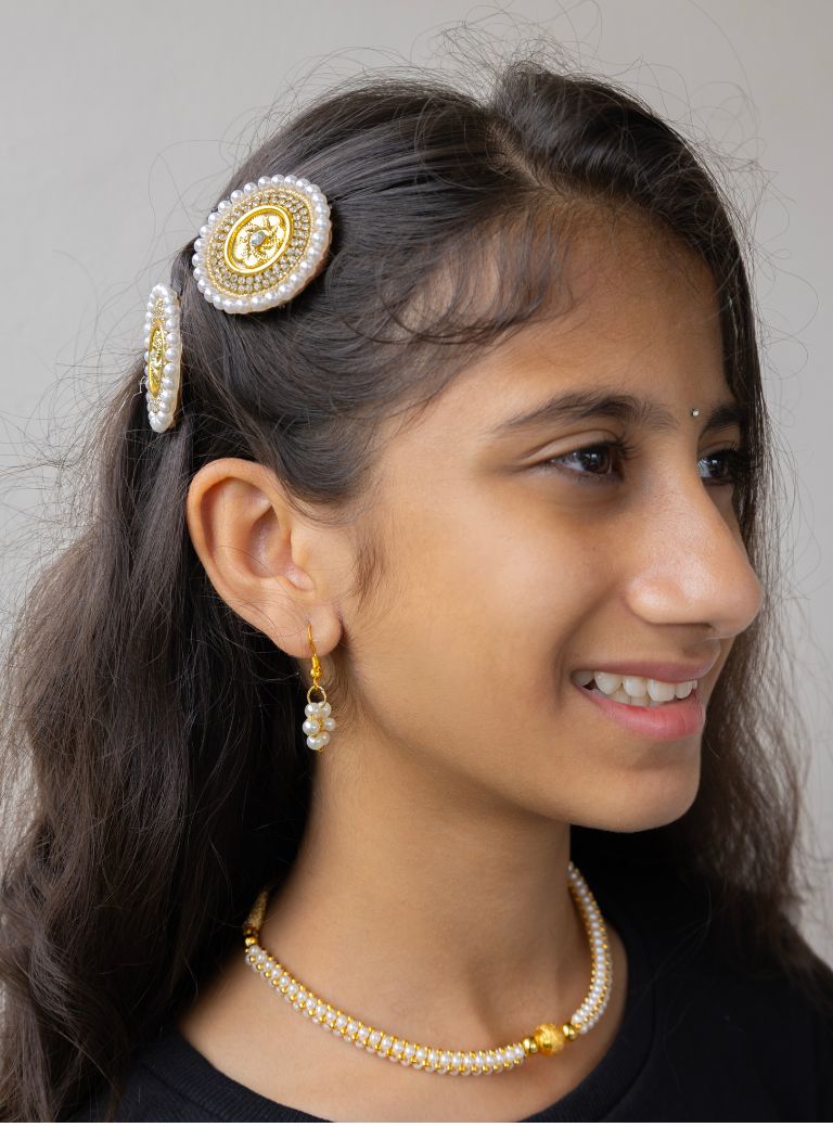 Mukta Set of Pearls Thushi , Matching earrings and a pair of Hair clips for Girls