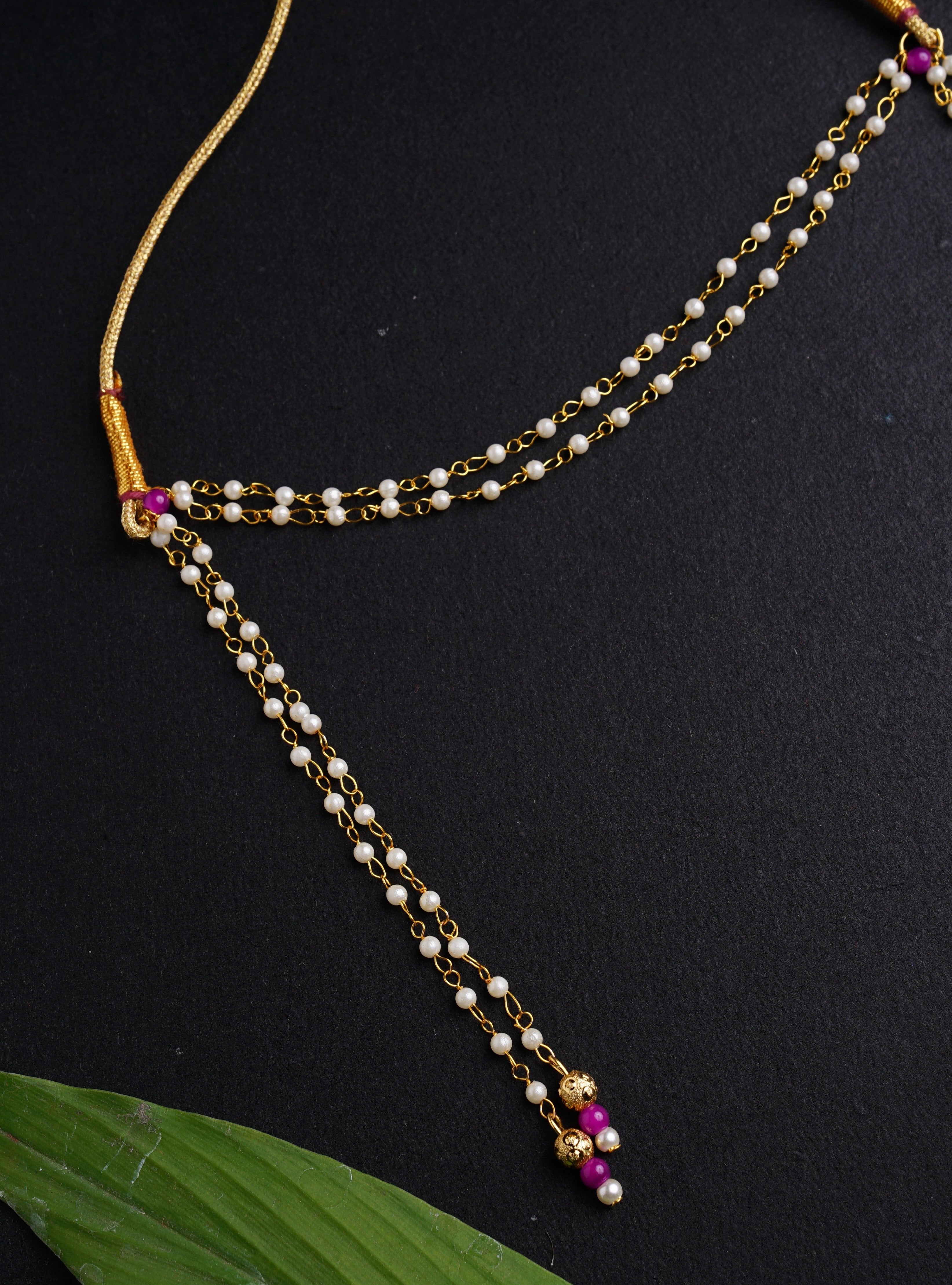 Mundavalya is a forehead ornament worn by Batu for Vratabandh/Munj/Upnayan/Thread Ceremony. Mundavalya,kanthi,bhikbali,topi,pagdi are boys accessories exclusively designed using Pearls,glass beads,jadau & gold plated findings for Batu,for Upanayan/Vratabandha/munj /thread ceremony.