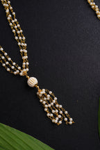 The Janav/Yagnopavit/Sacred Thread is received by the batu,that he continues wearing from left shoulder to the right crossing the chest.Mundavalya,kanthi,bhikbali,topi,pagdi are boys accessories exclusively designed using Pearls,jadau & gold plated findings for Batu,for Upanayan/Vratabandha/munj /thread ceremony. 