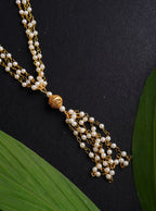 The Janav/Yagnopavit/Sacred Thread is received by the batu,that he continues wearing from left shoulder to the right crossing the chest.Mundavalya,kanthi,bhikbali,topi,pagdi are boys accessories exclusively designed using Pearls,jadau & gold plated findings for Batu,for Upanayan/Vratabandha/munj /thread ceremony.