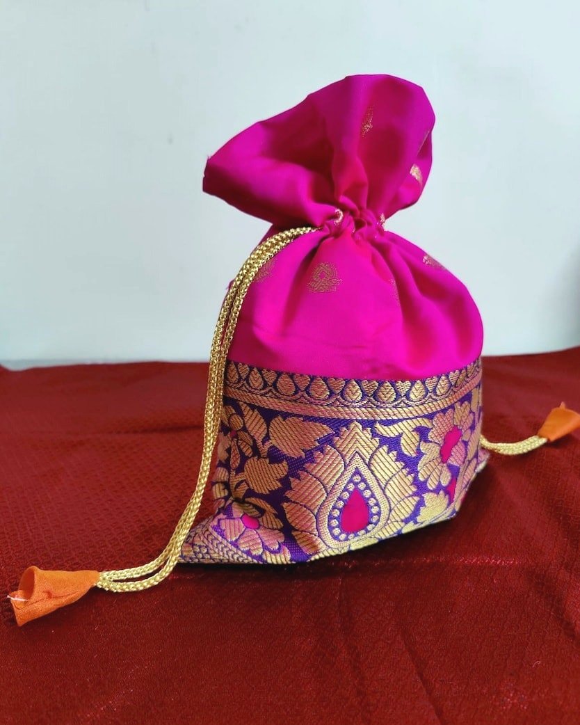 Gift Wrapping Soyara Ethnics Studio